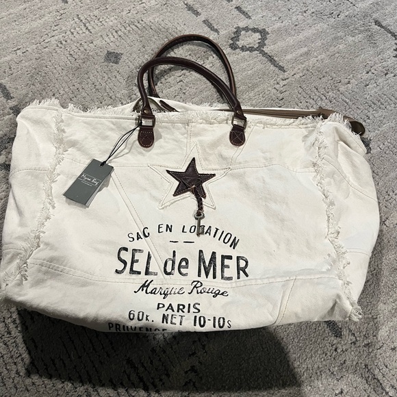 Myra Bag Cream Canvas Tote with Star Design - Picture 1 of 2